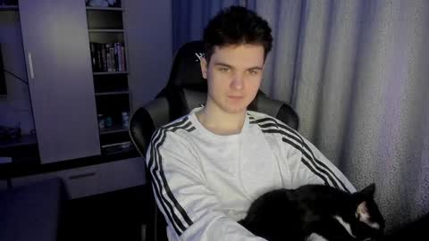 Kyroro online show from 12/21/24, 08:54