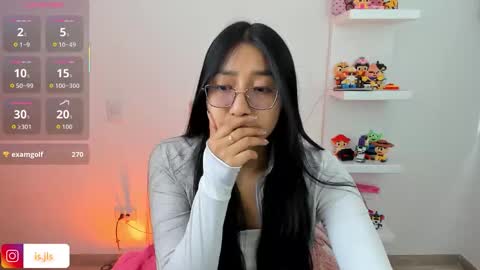 Snapshot of kyy_isa chatting on 09/11/25, 05:02 IG  online show from 09/11/25, 05:02