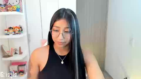 Snapshot of kyy_isa chatting on 09/23/25, 04:15 IG  online show from 09/23/25, 04:15