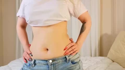 lina online show from 10/17/25, 10:45