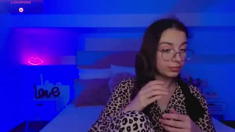 Margo  online show from 11/16/25, 08:58