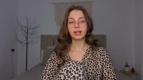 Margo  online show from 12/01/25, 02:11