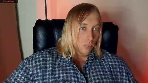 Snapshot of l_adonis_l chatting on 04/17/26, 03:15 Adonis online show from 04/17/26, 03:15