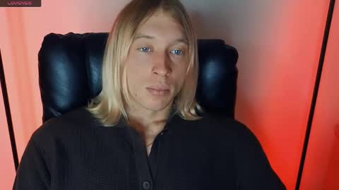Snapshot of l_adonis_l chatting on 04/20/26, 08:39 Adonis online show from 04/20/26, 08:39