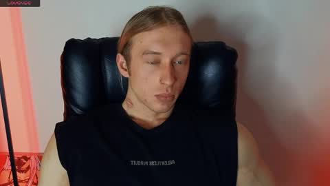 Snapshot of l_adonis_l chatting on 04/26/26, 06:44 Adonis online show from 04/26/26, 06:44