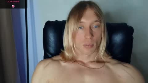 Snapshot of l_adonis_l chatting on 05/28/26, 09:39 Adonis online show from 05/28/26, 09:39