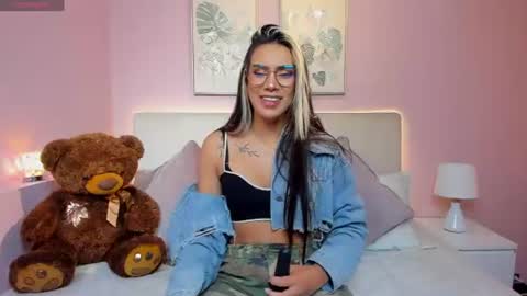 Snapshot of la_monitora chatting on 07/08/26, 11:48 T A T I A N A online show from 07/08/26, 11:48