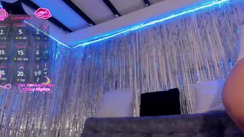 Victoria  online show from 11/23/25, 08:19