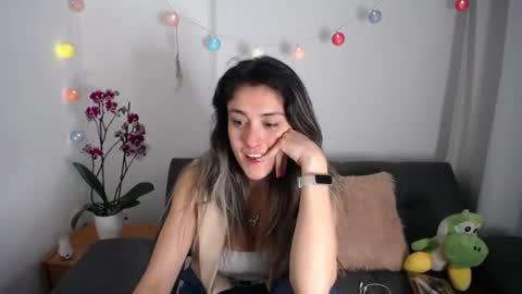 Snapshot of la_rola_ chatting on 06/11/26, 03:15 Catalina online show from 06/11/26, 03:15