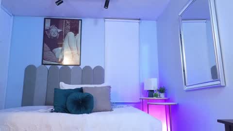 Cris  online show from 01/12/25, 12:01