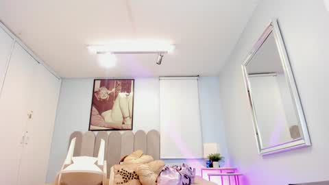 Cris  online show from 02/02/25, 11:30