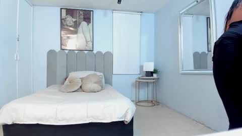 Cris  online show from 02/21/25, 12:06