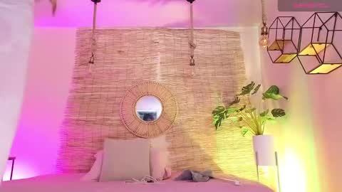 Cris  online show from 02/22/25, 12:08