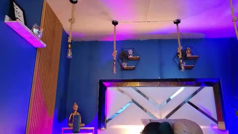 Cris  online show from 09/19/25, 11:55