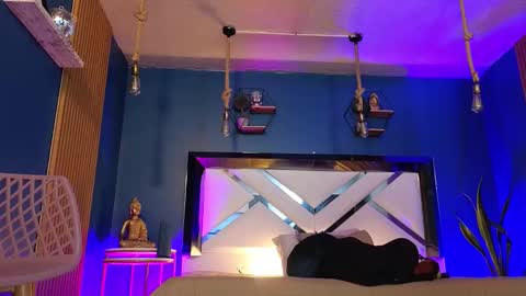 Cris  online show from 09/29/25, 12:10