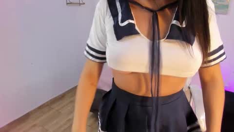  L A R A   online show from 10/24/25, 09:00