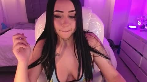  L A R A   online show from 05/15/26, 09:11