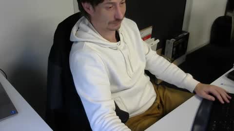 Snapshot of labelette007 chatting on 12/12/24, 03:05 labelette007 online show from 12/12/24, 03:05