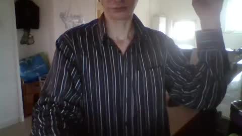 Snapshot of labelette007 chatting on 12/25/24, 01:19 labelette007 online show from 12/25/24, 01:19