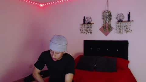 labrinthteasing online show from 04/16/26, 02:07