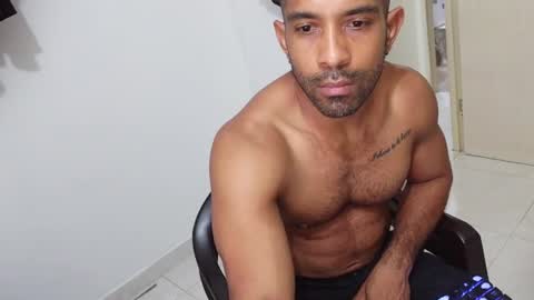 Snapshot of lacasadelosmunecosbq chatting on 07/12/26, 04:25 Bruno Smith online show from 07/12/26, 04:25