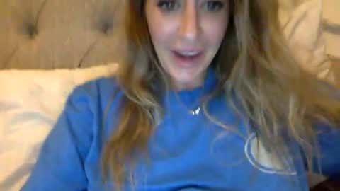 Snapshot of laceylayne96 chatting on 06/18/26, 02:34 laceylayne96 online show from 06/18/26, 02:34