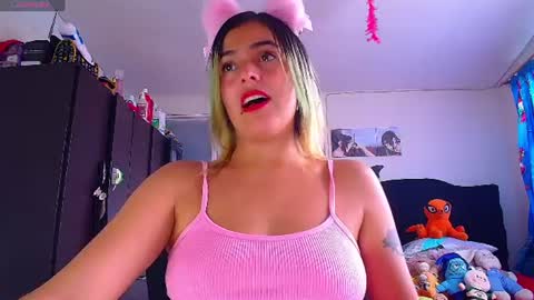 Snapshot of lacolombiana_bitch chatting on 06/24/26, 08:30 Valentina online show from 06/24/26, 08:30