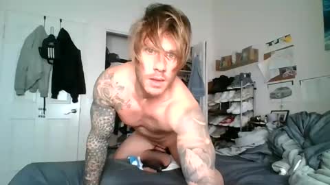 lacrioxcum18 online show from 12/15/24, 04:26