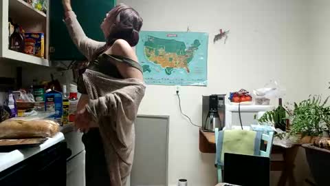 Snapshot of lacybell chatting on 03/10/25, 05:22 lacybell online show from 03/10/25, 05:22