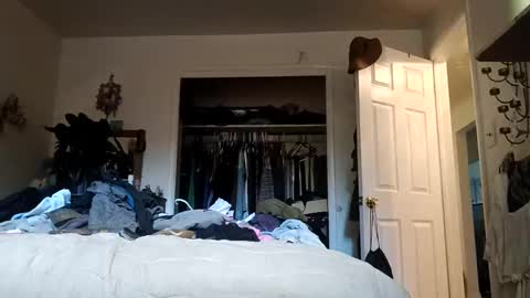 Snapshot of lacybell chatting on 10/04/25, 01:20 lacybell online show from 10/04/25, 01:20