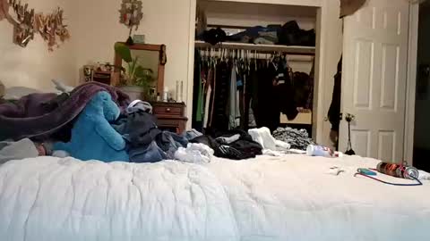 Snapshot of lacybell chatting on 10/10/25, 10:53 lacybell online show from 10/10/25, 10:53