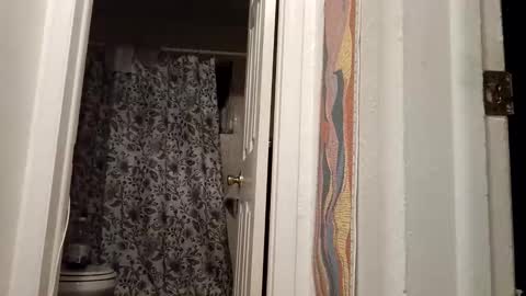 Snapshot of lacybell chatting on 10/15/25, 03:50 lacybell online show from 10/15/25, 03:50