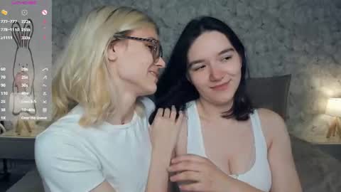 Violet and Isabel online show from 07/27/26, 07:21