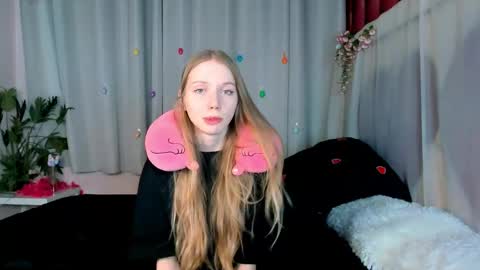 Snapshot of lada2k4 chatting on 05/21/26, 05:47 Lada online show from 05/21/26, 05:47