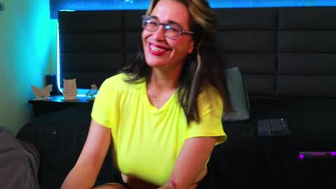 Kathie  Dicky    online show from 01/08/25, 01:11