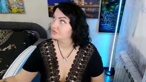 lady_boom_ online show from 09/29/25, 05:45