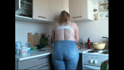 Snapshot of lady_cute_cat chatting on 09/24/25, 02:37 lady cute cat29 online show from 09/24/25, 02:37