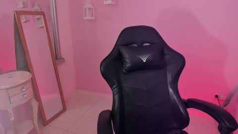 Snapshot of lady_danbury chatting on 03/06/25, 09:53 Karla - Instagram   lady karla1 online show from 03/06/25, 09:53