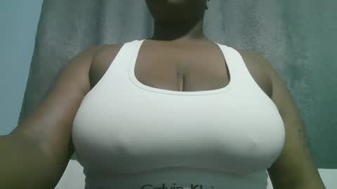 lady_dearra online show from 10/27/25, 03:43