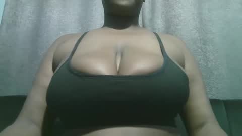 lady_dearra online show from 11/10/25, 04:22