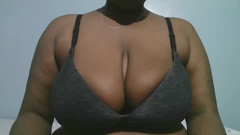 lady_dearra online show from 01/12/26, 03:23