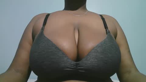 lady_dearra online show from 01/15/26, 03:22