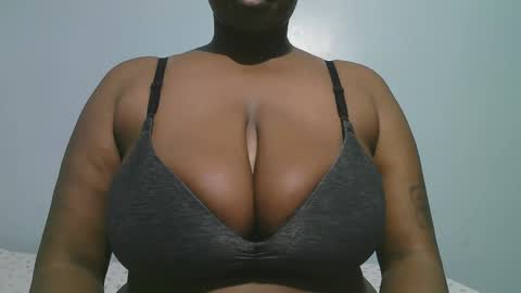 lady_dearra online show from 02/22/26, 03:07