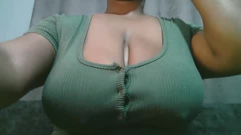 lady_dearra online show from 04/22/26, 03:53