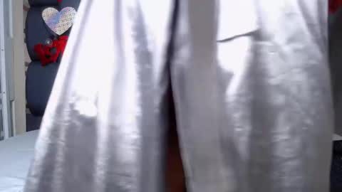 Snapshot of lady_falcon chatting on 02/15/25, 04:58 LADY  online show from 02/15/25, 04:58