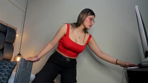 Snapshot of lady_falcon chatting on 10/12/25, 02:21 LADY  online show from 10/12/25, 02:21