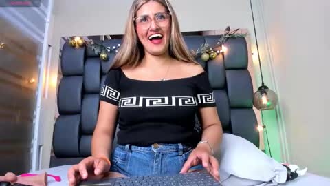 LADY  online show from 01/10/26, 07:48