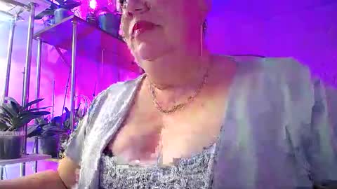 Lady Gloria online show from 10/27/25, 02:32