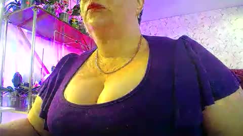 Snapshot of lady_gloria chatting on 05/12/26, 05:59 Lady Gloria online show from 05/12/26, 05:59