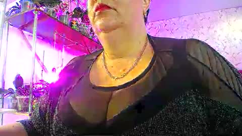 Snapshot of lady_gloria chatting on 05/19/26, 05:25 Lady Gloria online show from 05/19/26, 05:25